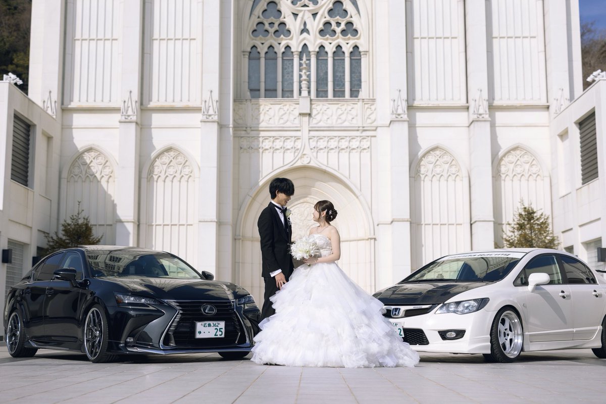 org246k's tweet photo. 低浮上なTwitterにも！
3/28に結婚式を挙げさせてもらいました！
ウエディングドレスで愛車と撮るのが夢だった✨
こんな素敵な機会をくれてありがとう🫶
32ちゃん達はお留守番中…

遅くなったけど、#FD2生誕祭 https://t.co/gtwBFRTtci