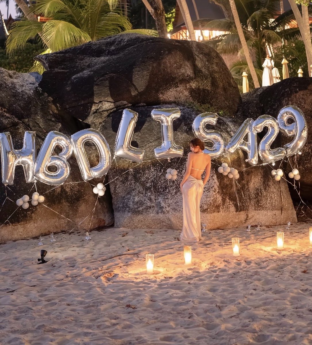 hourly lisa tweet media