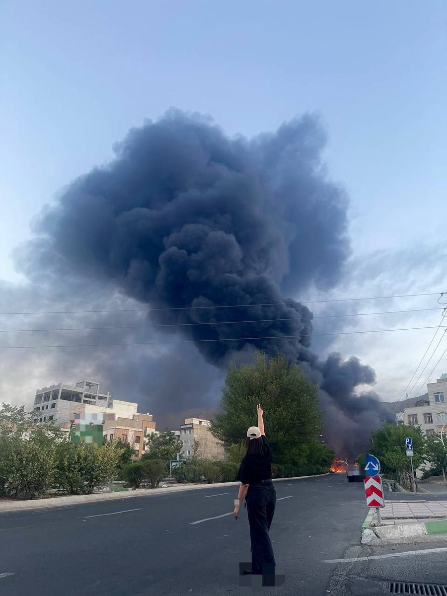 Ari (آراد) tweet media