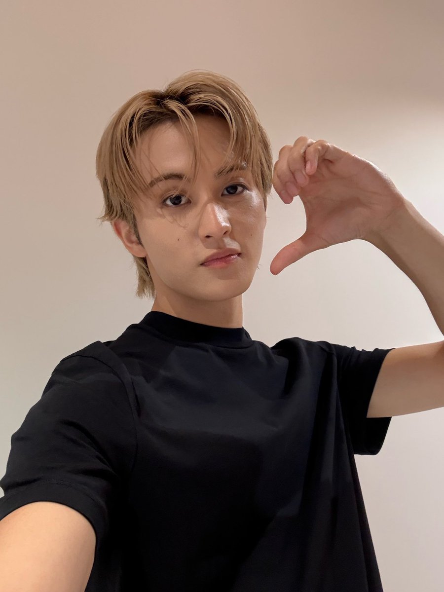 julpiter tweet media