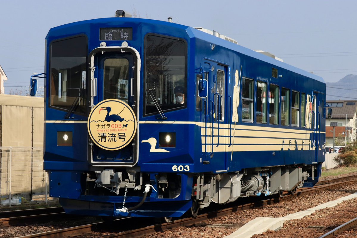 セントラル tweet media