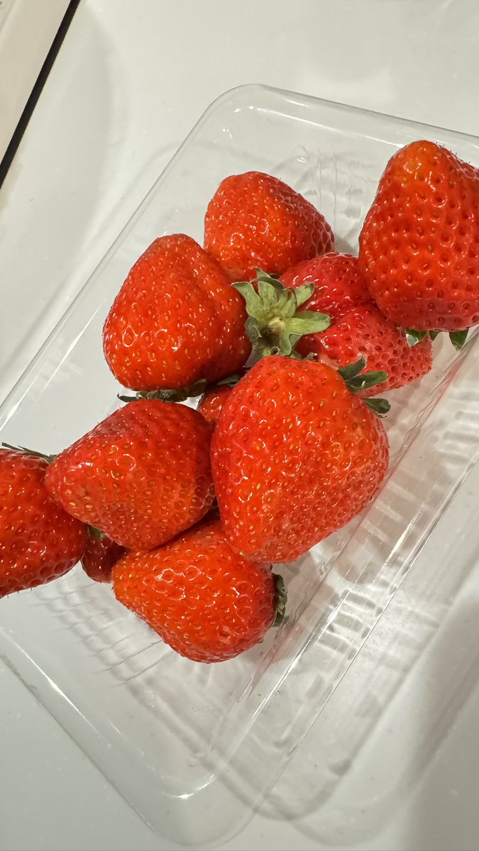 ﾊﾟﾈﾀﾞ tweet media