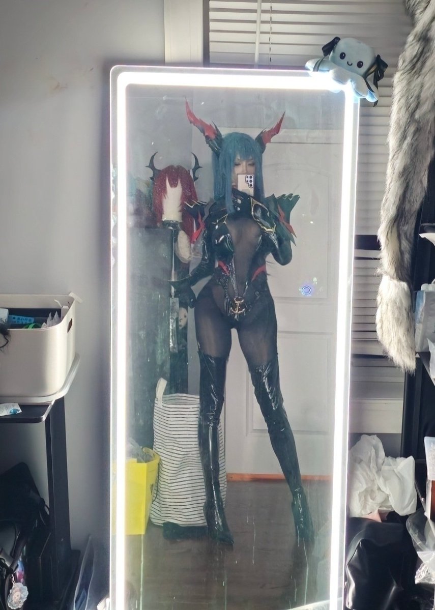 工口の爬词君 tweet media