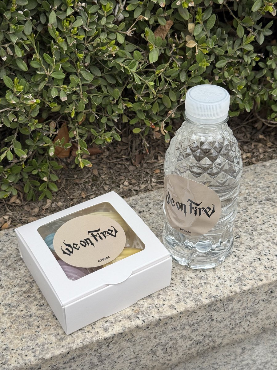 엽서랑 쿠폰 홀라당 잃어버려서 그냥 쓸쓸하게 집가는중 ㅅㅂ 어따가 흘렸지 포카가 아니라서 다핼이에요