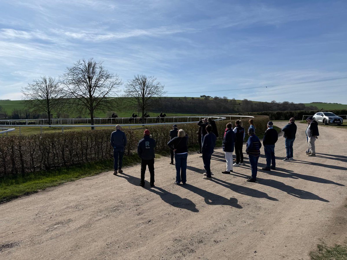 MillennialR2023's tweet photo. Great have plenty of Millennial Racing owners in last weekend for the annual morning on the gallops and lunch at the Queens. Looking forward to the season ahead! https://t.co/ElK7svFX6M