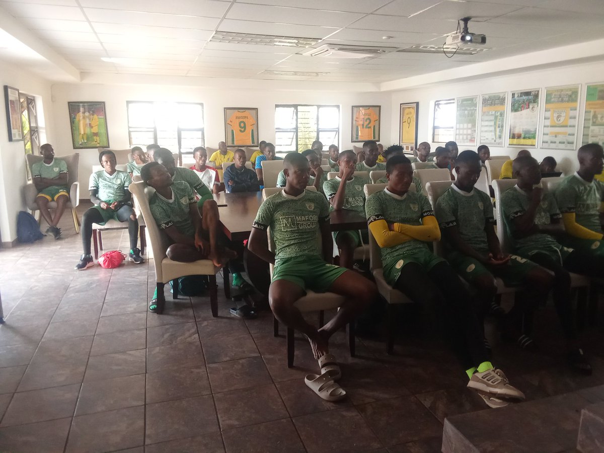 Baroka_FC's tweet image. A big thank you to our amazing supporters for visiting the team today and lifting the spirits! 💚

Your encouragement means everything as we push through the remaining games. We fight on together — for you and with you.

Let’s finish strong! ⚽🔥 #TogetherWeStand