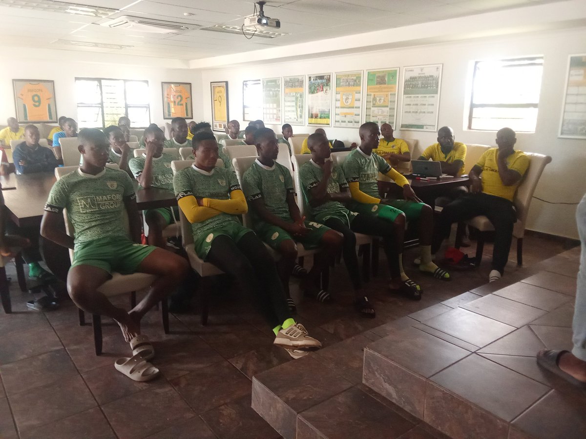 Baroka_FC's tweet image. A big thank you to our amazing supporters for visiting the team today and lifting the spirits! 💚

Your encouragement means everything as we push through the remaining games. We fight on together — for you and with you.

Let’s finish strong! ⚽🔥 #TogetherWeStand