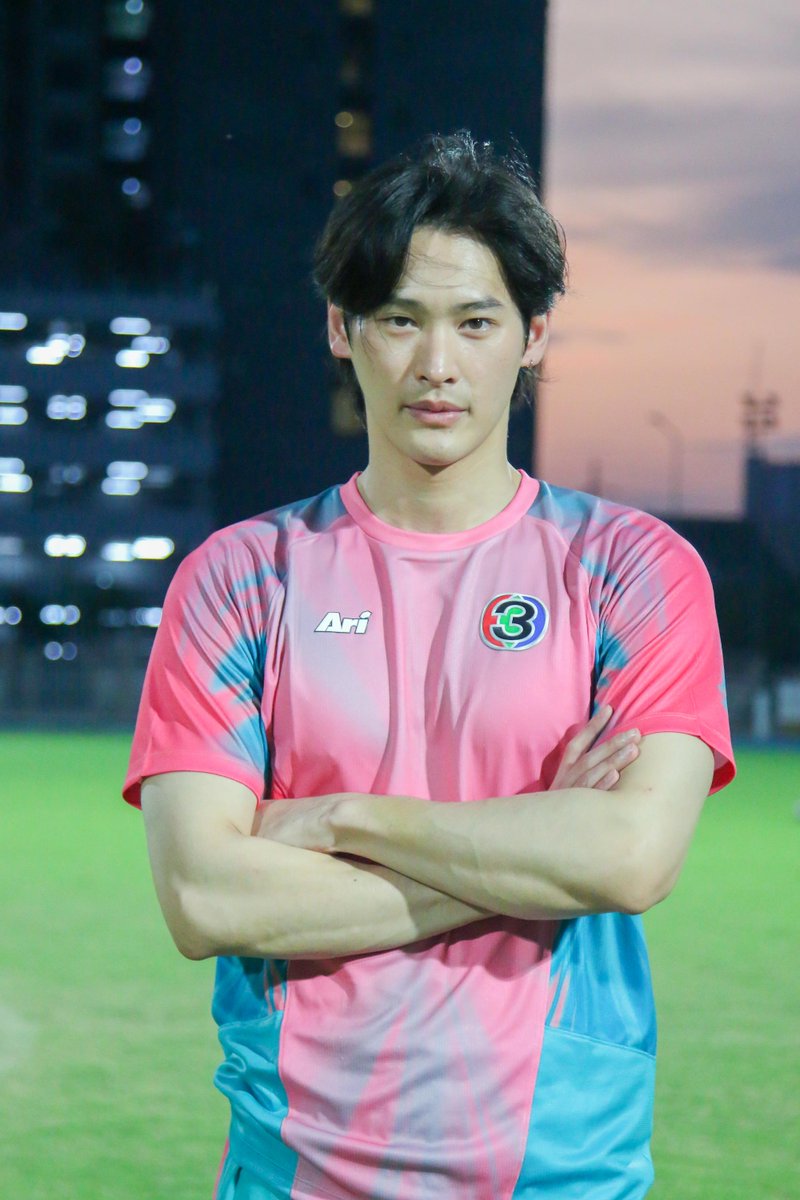 “เกรท – โป๊ป – กลัฟ - เก้า” นำทีมซ้อมฟาดแข้งฟุตบอล
งานมหกรรมฉลองครบรอบ 56 ปี ช่อง 3 Land Dom 4 เมษายนนี้เจอกัน!

#great_rider10 #popezaap #GulfKanawut #กลัฟคณาวุฒิ #number_9th #ฟุตบอลช่อง3

ประมวลภาพความพร้อมลงสนาม 📌facebook.com/share/p/1Ccu2E…