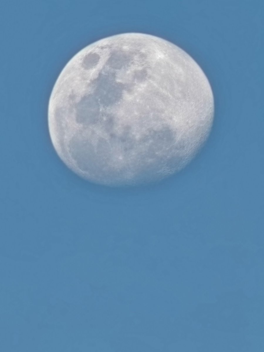 manoj_kumar_ai1's tweet image. This is what I captured in my OnePlus 12 🤗

#oneplus #oneplus12 #moon #sun