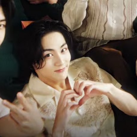 yamkkuwon's tweet photo. IS HE WEARING A BARONG TAGALOG INSPIRED OUTFIT????? OH MY GOD HELLO???? https://t.co/TqXmRnVVPo