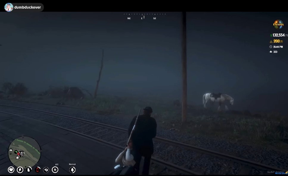 B. /•᷅•᷄\੭ tweet media