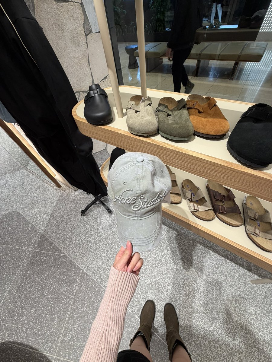 주말은 이틀인데
왜 나는 5일을 일해야해