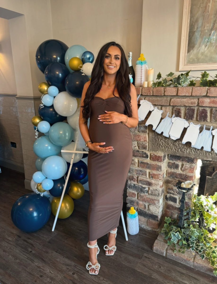 Following tweet media