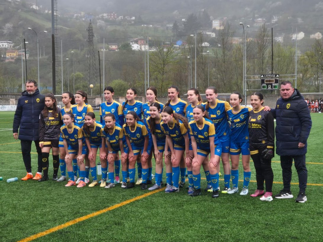 asturfutbol's tweet photo. 🅂🄴🄻🄴🄲🄲🄸🄾🄽🄴🅂 🄰🅂🅃🅄🅁🄸🄰🄽🄰🅂 🔵🟡

➡️ La Selección Sub-14 femenina, participó el fin de semana en el torneo femenino del @caudaldemieres con un combinado del que formaron parte jugadoras de 1⃣3⃣ clubes

#LosColoresDeMiTierra #OrgulloDeSerAsturianas #PuxaAsturias https://t.co/6oGH13z9JM