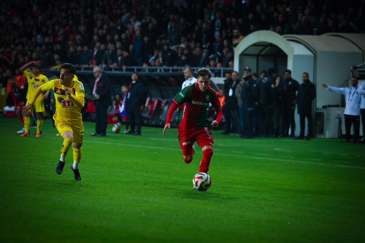 Günaydın Büyük Karşıyaka Taraftarı 💚❤️

Eskişehirspor karşılaşmasından kareler 📸
