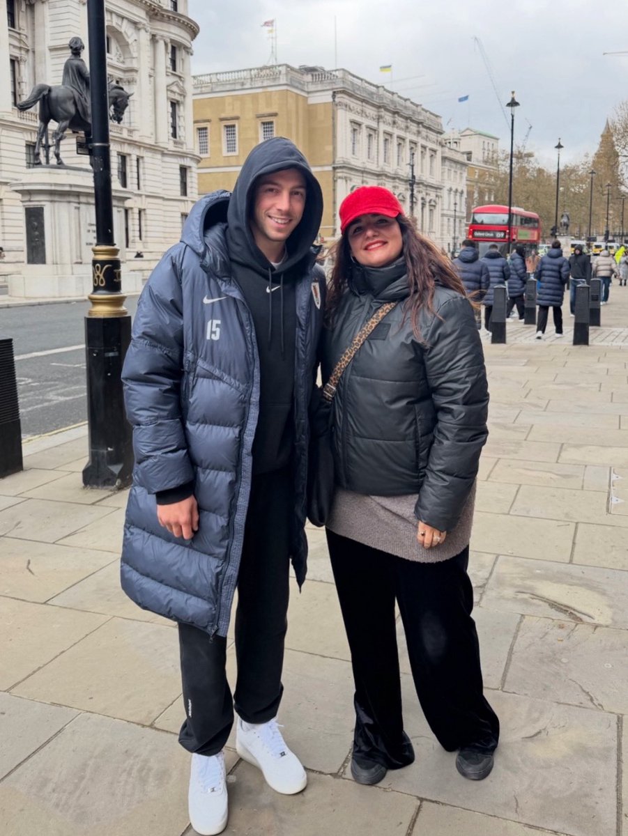 Cristina Bea tweet media