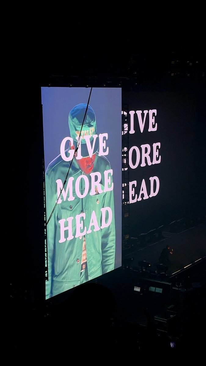 .ᐟ SEEING BTS tweet media