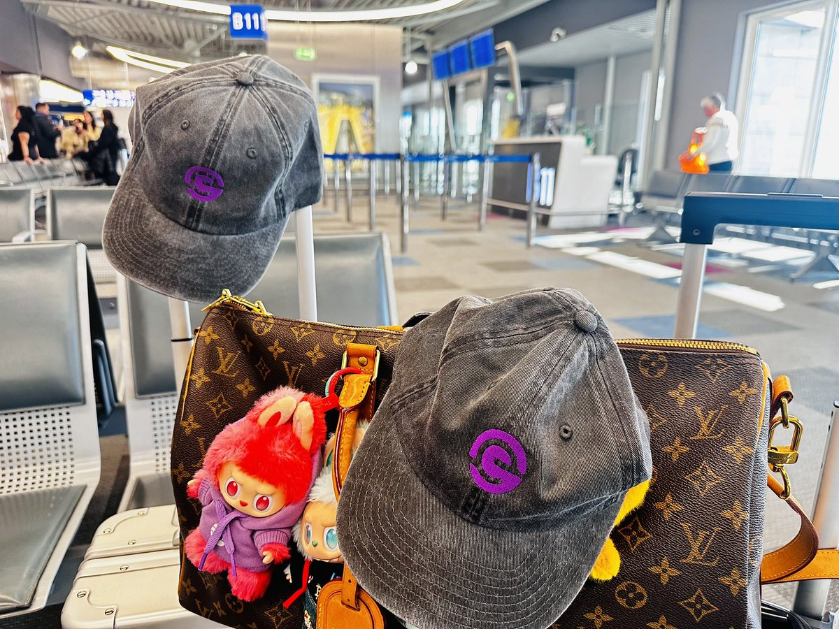 effiekav's tweet photo. GM from the airport ✈️

Cannes loading… @EthCC mode ON
@EstiaGroup hats already stealing the spotlight before we even board 🐾

If you see us, you know it’s serious… or at least very well dressed

Let’s go build, connect and maybe cause a little chaos along the way 🔥 https://t.co/5drckbKwkY