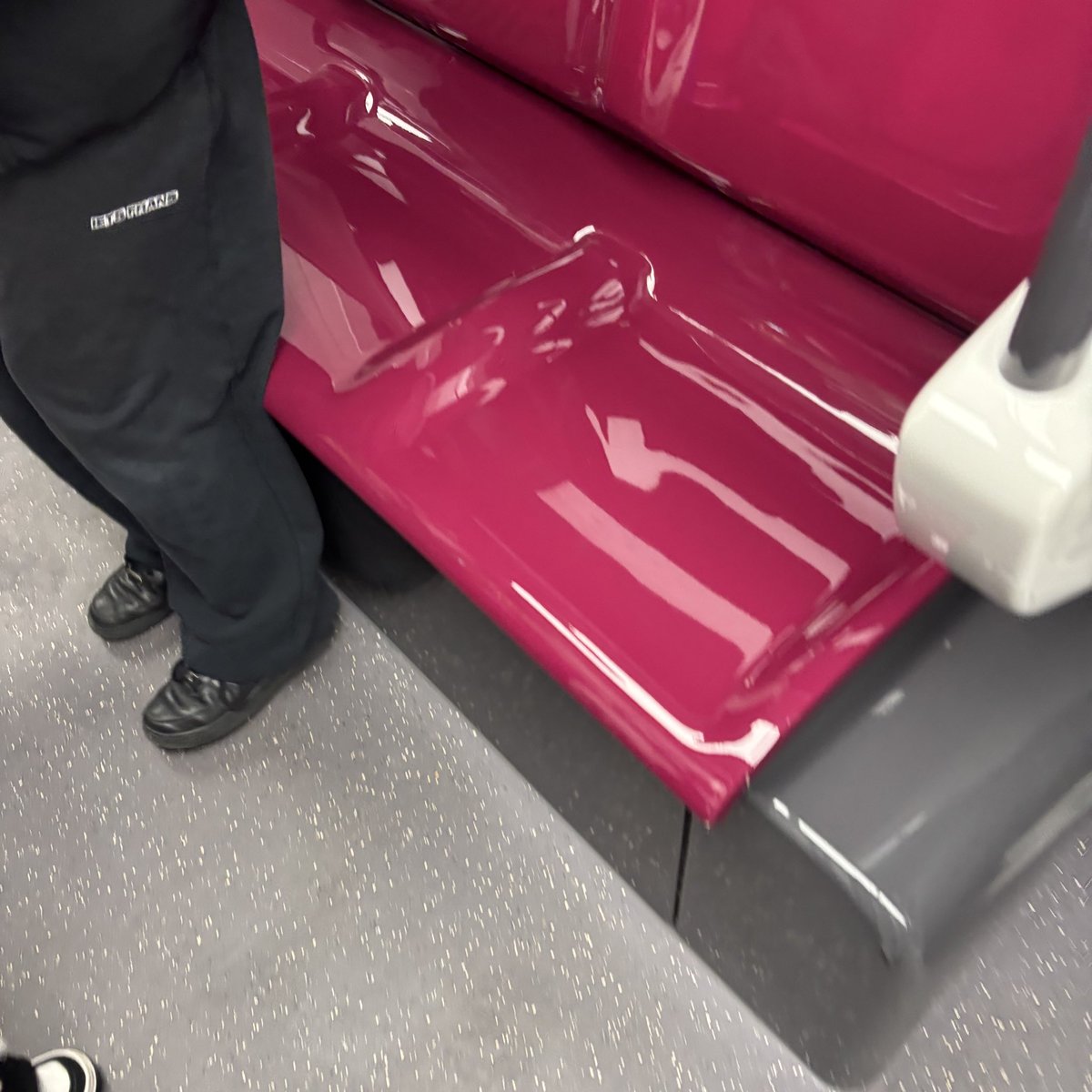 pshwaclub's tweet image. et puis 3 #luck