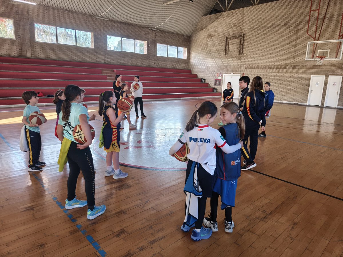 CDReinodeAragon's tweet photo. #CampusSemanaSanta Empiezan 4 días de aprendizaje y diversión en el Reino ✌🏻
Todavía estás a tiempo de apuntarte 👇🏻
https://t.co/dDrIRHnEtR
#Temporada9 🐲 https://t.co/y5kLhPG2JN