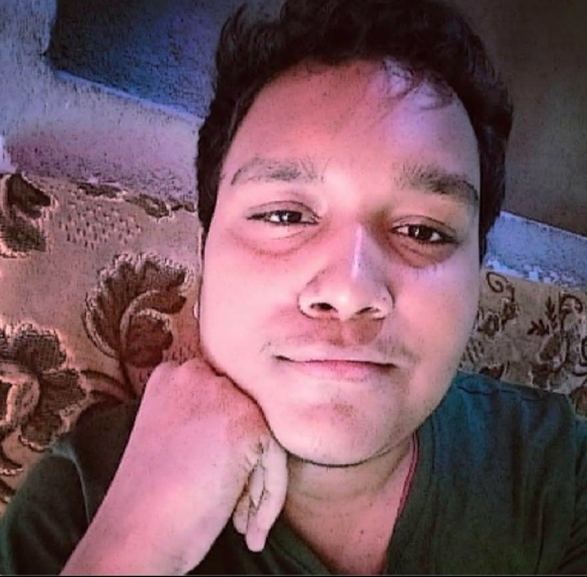 nikaabasu's tweet photo. @BrokennPaws Look at yourself 😭😭 https://t.co/bEmnHDgZZl