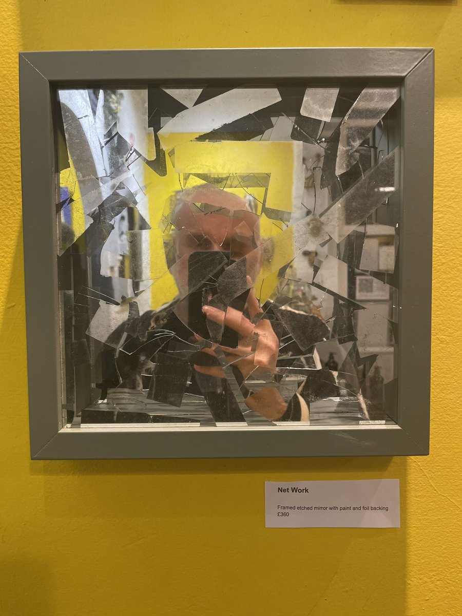 adrianpgibson's tweet image. Closing event for Jo’s Full Of Beans exhibition last night at Bennington Cafe. I worked the bar whilst @difwhitefield held a Women’s Poetry session 💛

#jogibbs #fullofbeans #exhibition #bonningtoncafe #vauxhall