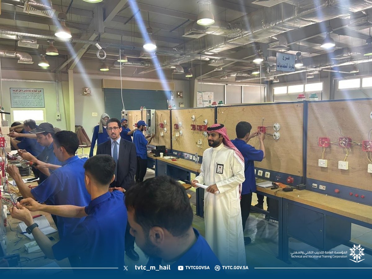 المعهد الصناعي الثانوي بحائل tweet media