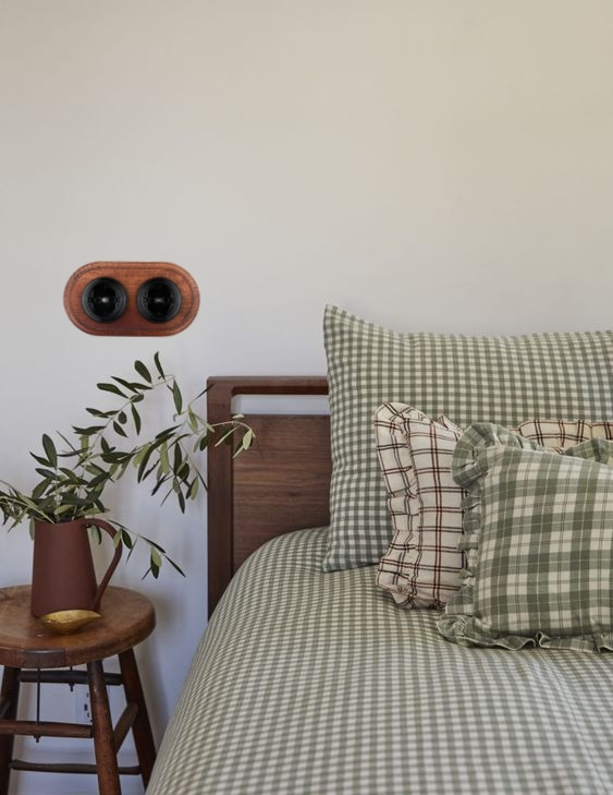 Trends fade.
Materials remain.
Ceramic switches and sockets designed to age with grace.

#TimelessDesign #CeramicInteriors #LuxuryDetails #CeramicSwitch #InteriorStyle #wallswitch #wallsocket #vintageswitchandsocket #lightswitches #retroswitch #eusocket #porcelainswitch