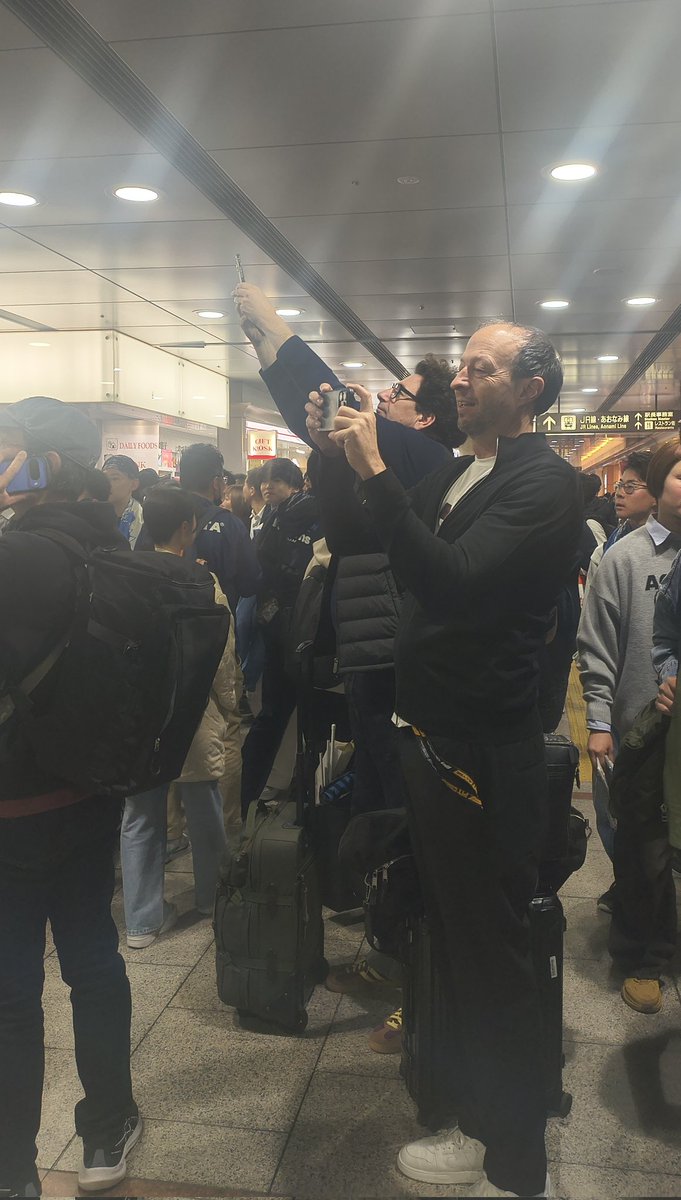 Robinchan²² tweet media