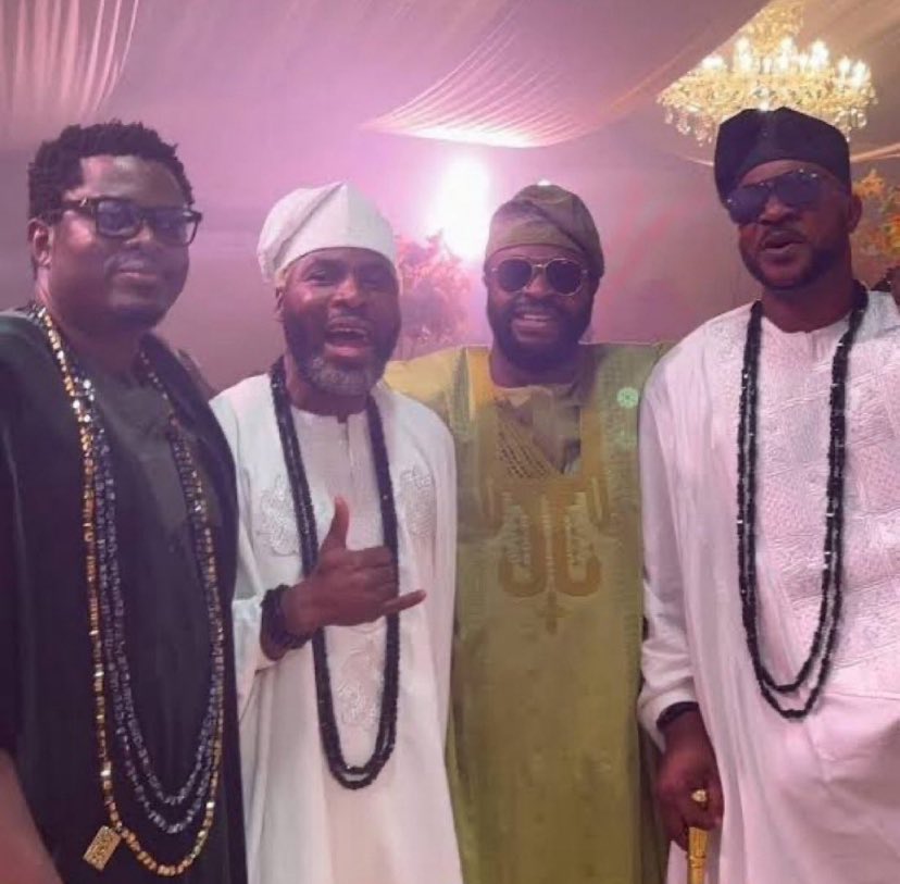 MamaGrey et Giovanni tweet media