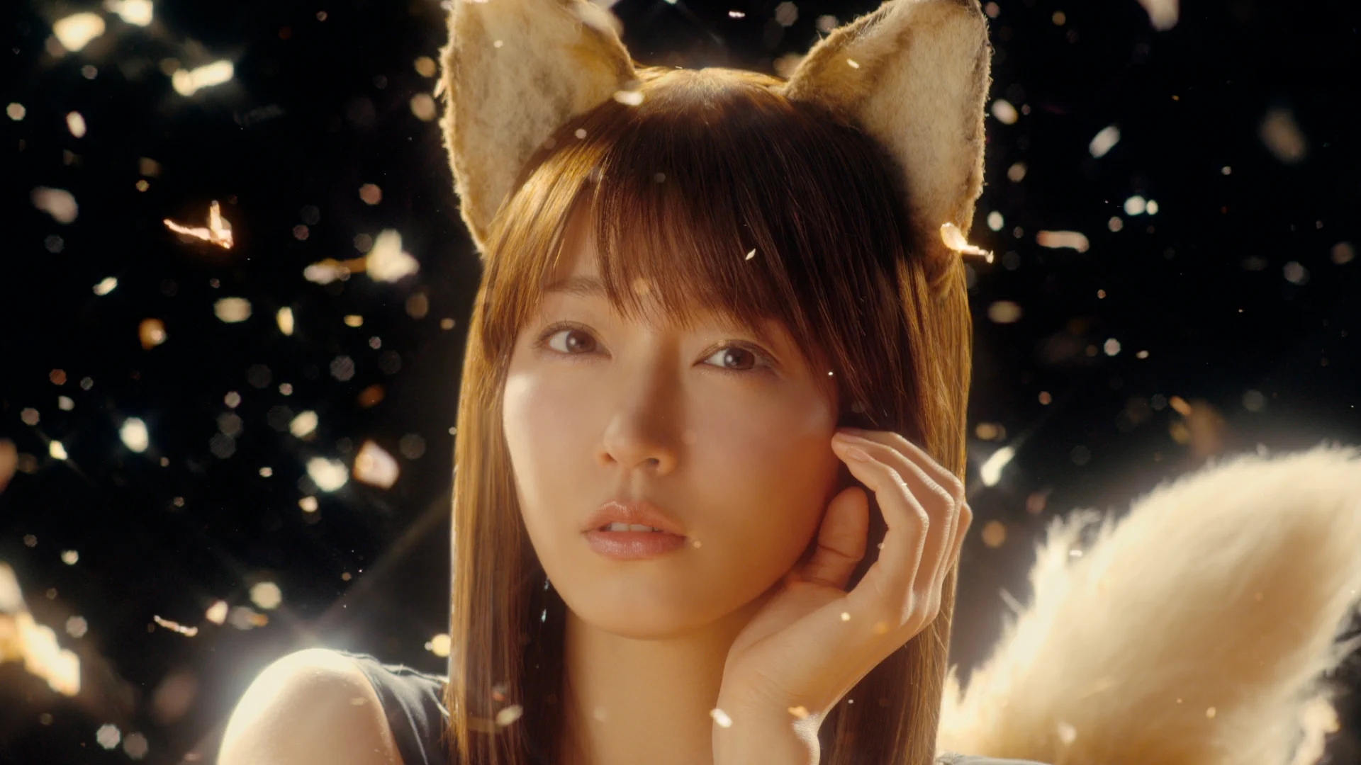 サ*ラ様 吉岡里帆 日清どん兵衛 50周年広告ボード 吉岡里帆が4年ぶりどんぎつね復活、どん兵衛50周年CM公開