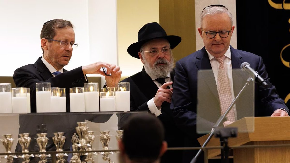 AussieLoyalist tweet media