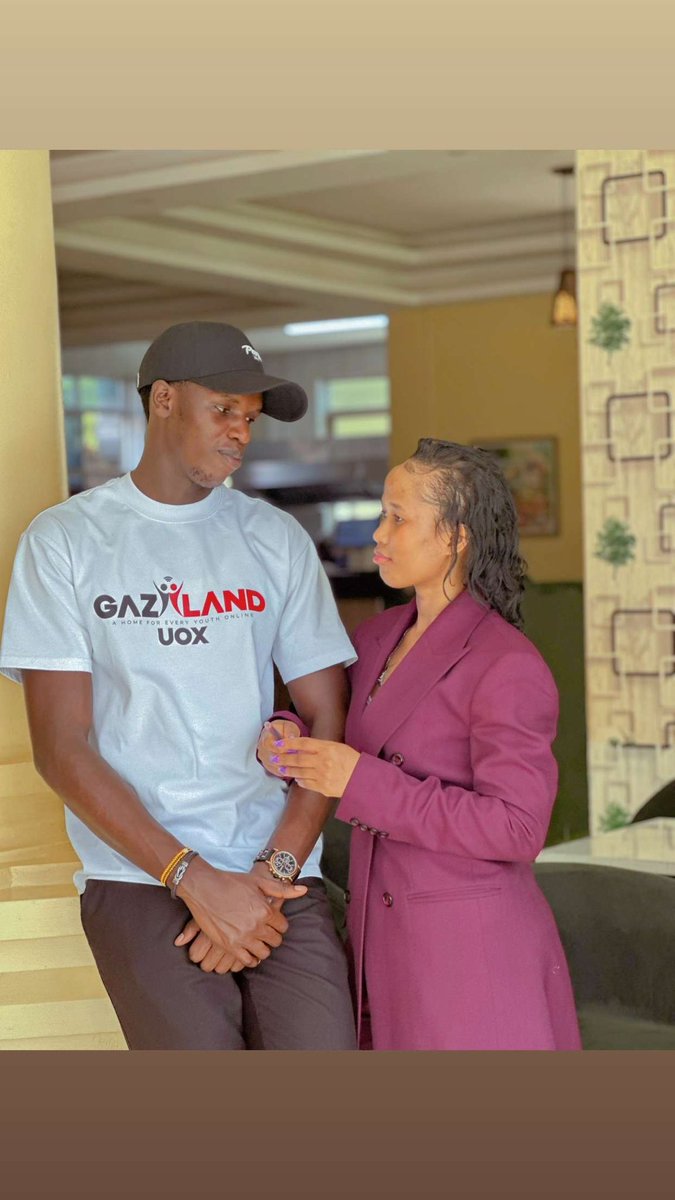 violet_nyanzi's tweet image. And when am nervous about it all , Keith namu will be there 😌🤭 we actually bloomed yesterday 🔥#bloominganyway #booklaunch