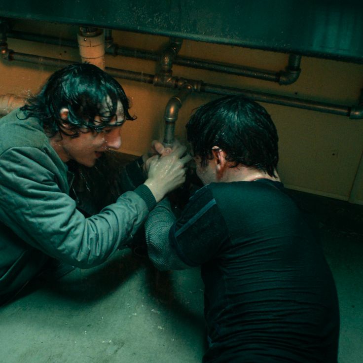 4r1sh4miwiheart's tweet image. Wait is mike looking where he is holding Will's hand so tight and is that a little smile??? like omg Michael now is not the time!!! (cornplating)
#Ibelieve