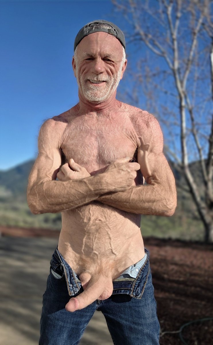 Daddy Plow tweet media