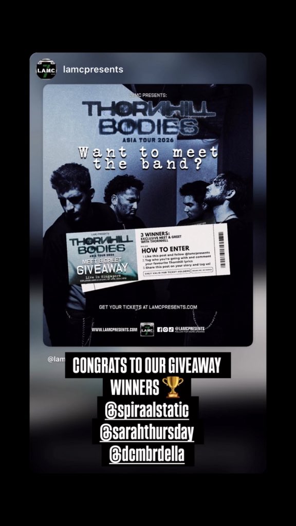 della ☾ tweet media