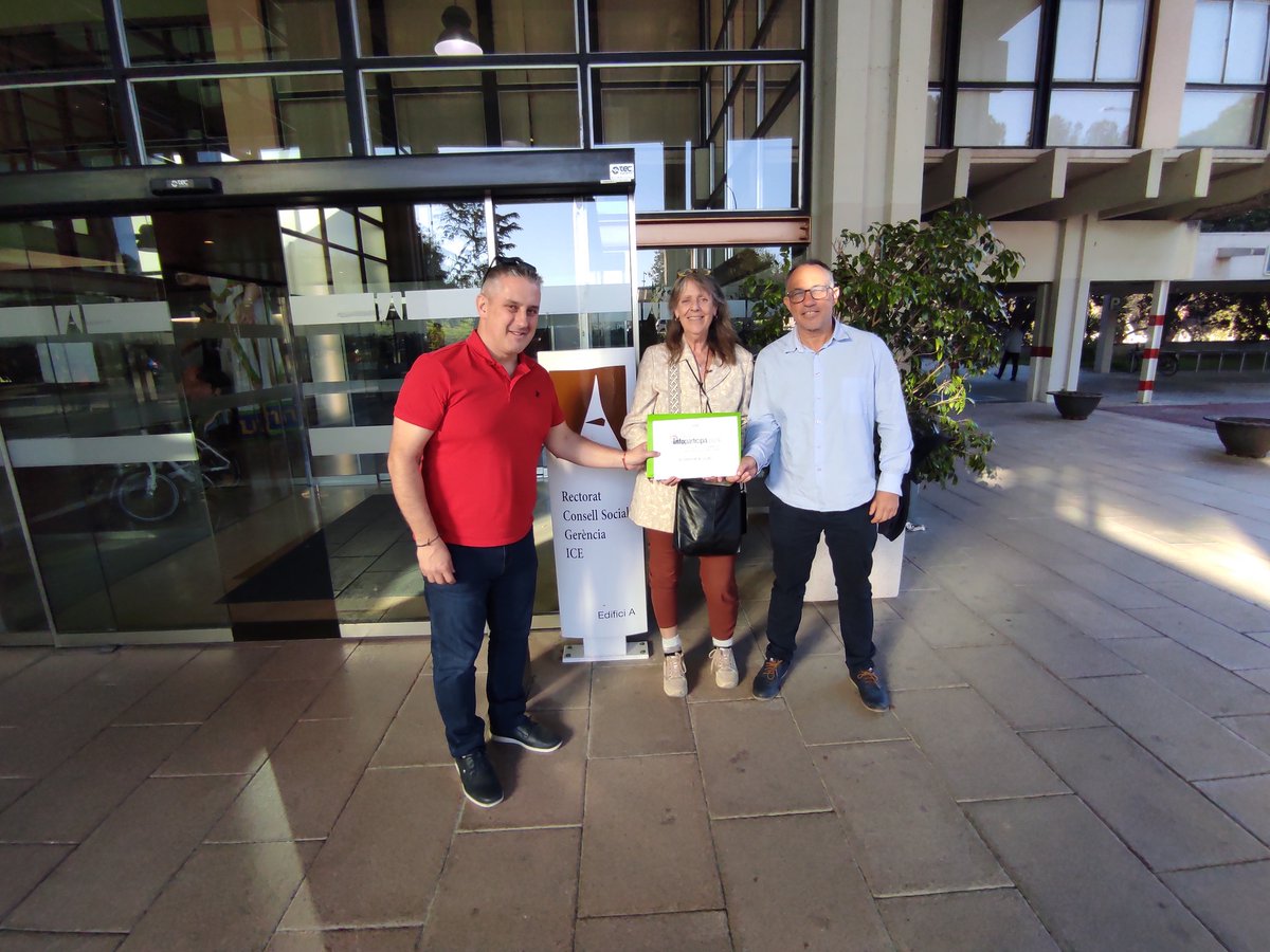 #Calafell renova el certificat Infoparticipa i guanya el premi extraordinari per ajudar altres institucions en la millora de la transparència. Només quatre municipis són doblement premiats i Calafell és un d’ells.