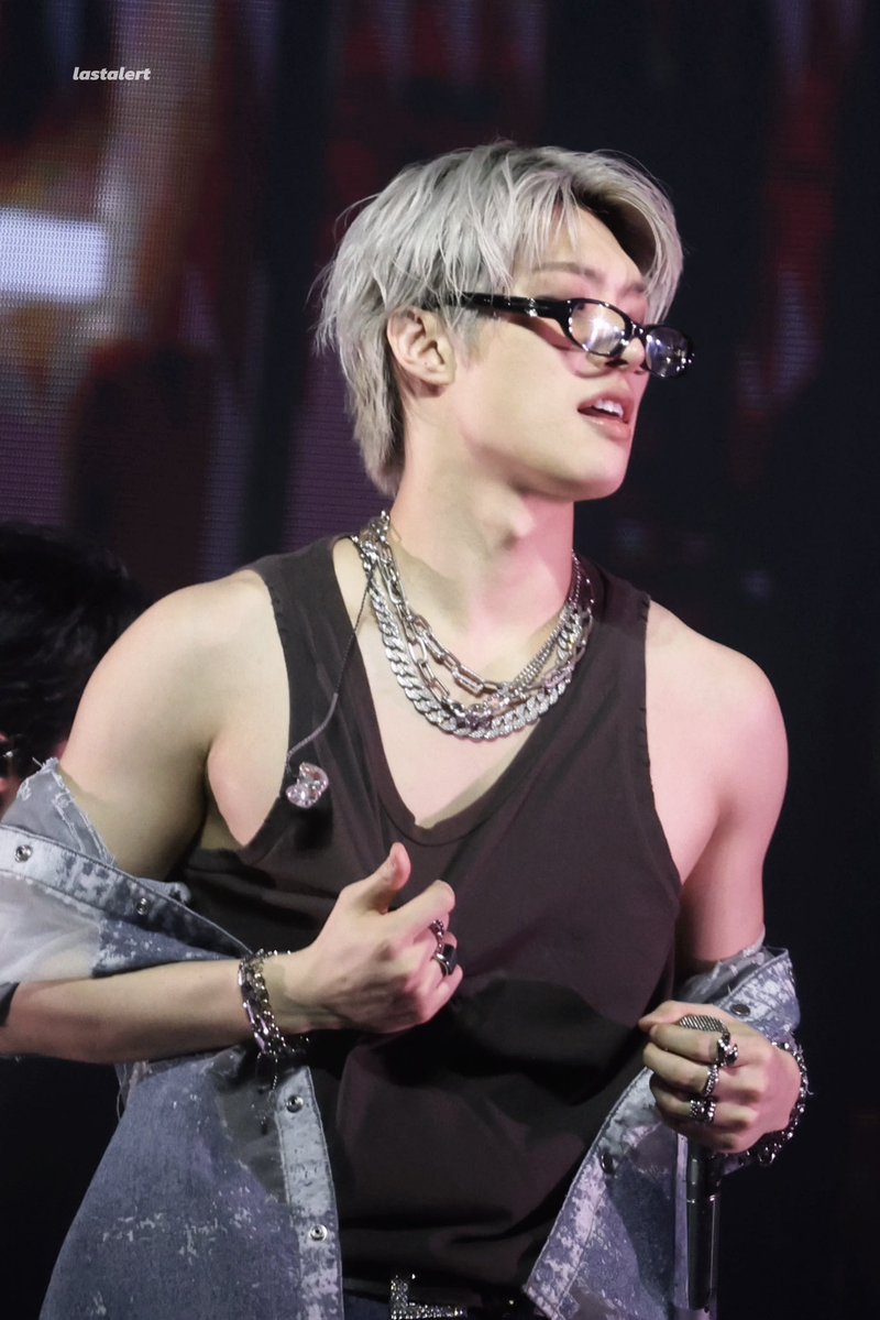 cher🪽 tweet media