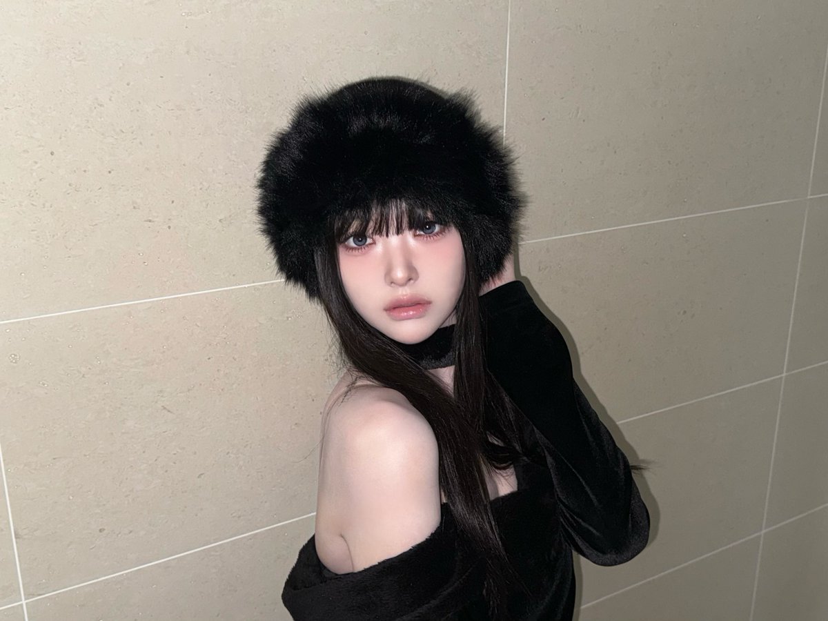 tripleS Spotify tweet media