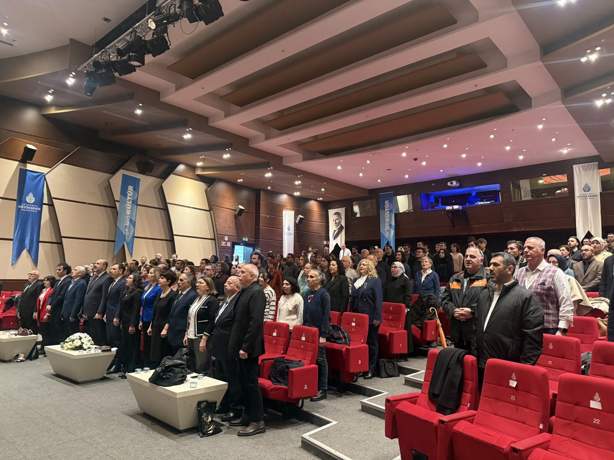 tkdistanbulsube's tweet photo. 62. Kütüphane Haftası başladı! 📚 
İBB Ali Emiri Efendi Kültür Merkezi'nde İstiklal Marşı ve Kütüphaneciler Marşı ile açılışımızı gerçekleştirdik. Bu hafta kütüphanelerle iyileşecek ve gelişeceğiz! 🇹🇷✨ #KütüphaneHaftası #TKDİstanbul https://t.co/XngAAeJXfy