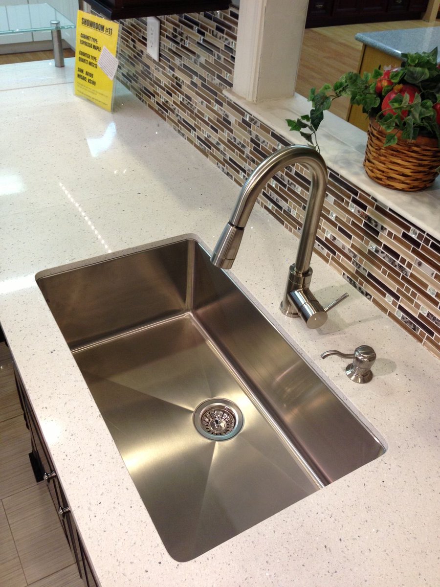 انوثة متزنة / منال tweet media