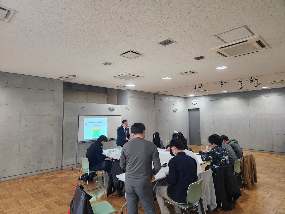 rigarejapan's tweet photo. 先日、入社1～3年目の社員を対象としたキャリア研修を開催しました✏️
今後のキャリアについて改めて考える機会となり、参加メンバーも真剣に取り組んでいました。
また、同僚が現在どのようなPJで活躍しているのかを共有する場にもなり、お互いにとって良い刺激になったと思います！#リガーレジャパン https://t.co/qiYGBwrDHv