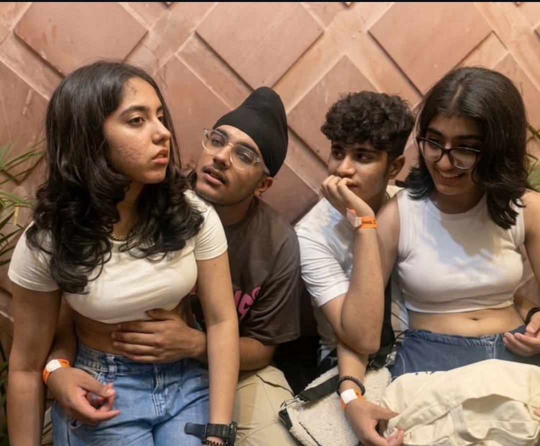 memesचोर tweet media