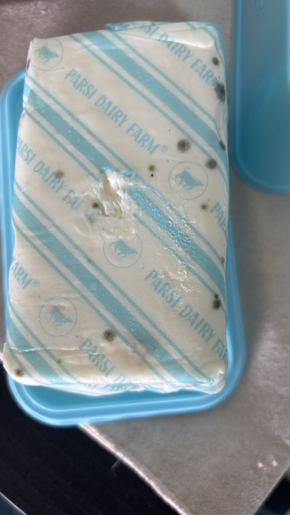 na_zee's tweet photo. @fssaiindia Purchased Unsalted White Butter from Parsi Dairy Farm, Vashi via Zomato. The product was visibly contaminated with mold and unsafe for consumption.

Despite repeated follow-ups, refund resolution has been delayed.

Requesting intervention from @fssaiindia @zomatocare https://t.co/fxuglKPvf7