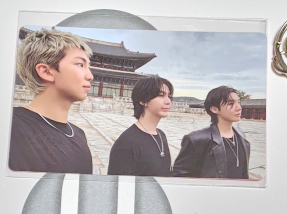 あずち tweet media