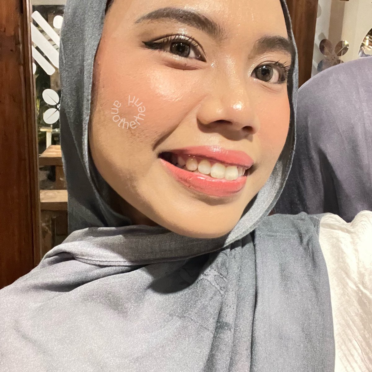 anotherherirl's tweet image. jujurly, kunci makeup fresh banget &amp;amp; nempel seharian tuh bukan cuma di complexion aja, tapi di skin prep yang bener! kalo kulitnya udah siap, makeup auto nempel &amp;amp; kelihatan sehat banget kaya gini padahal cuma pake serum sat set ini😍

#SkincareViral #SkincareTips