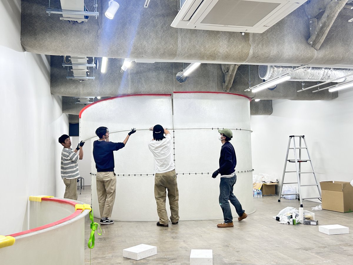 gallery αM tweet media