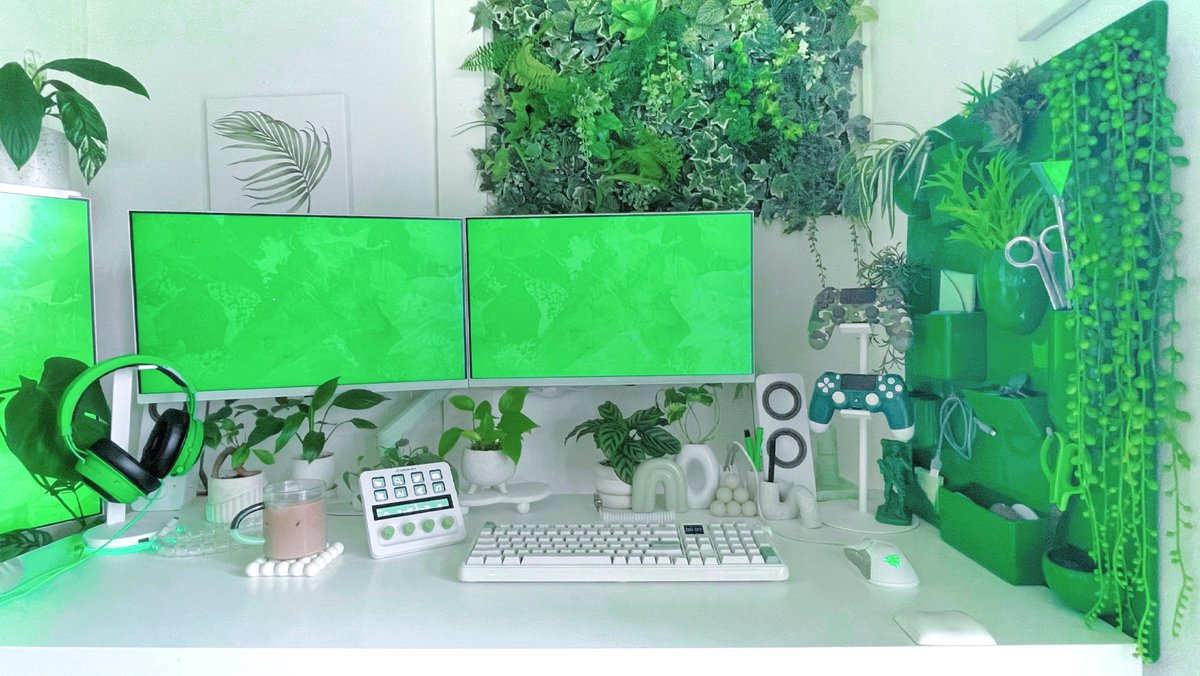 つづや tweet media