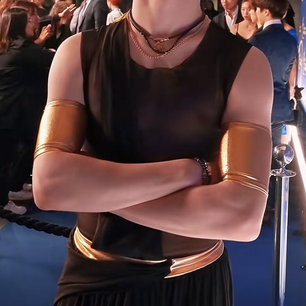 ᥫ᭡valeriaᥫ᭡ tweet media