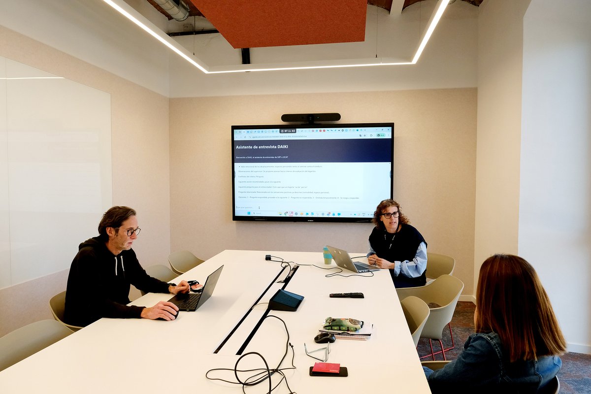 i2CAT's tweet image. 👥 Seguim avançant amb #SIRT al projecte MULTIMINDED per a crear un bessó digital inclusiu que millori la governança pública. 

🔗 go.i2cat.net/mmindd  

Projecte RETECH de @gencat i @mintradigital amb fons #NextGenerationEU  

©️Foto: Puig, A.(2025) I-CERCA.

#i2CATresearch